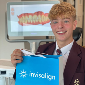 Eat with freedom Easily removed for mealtimes